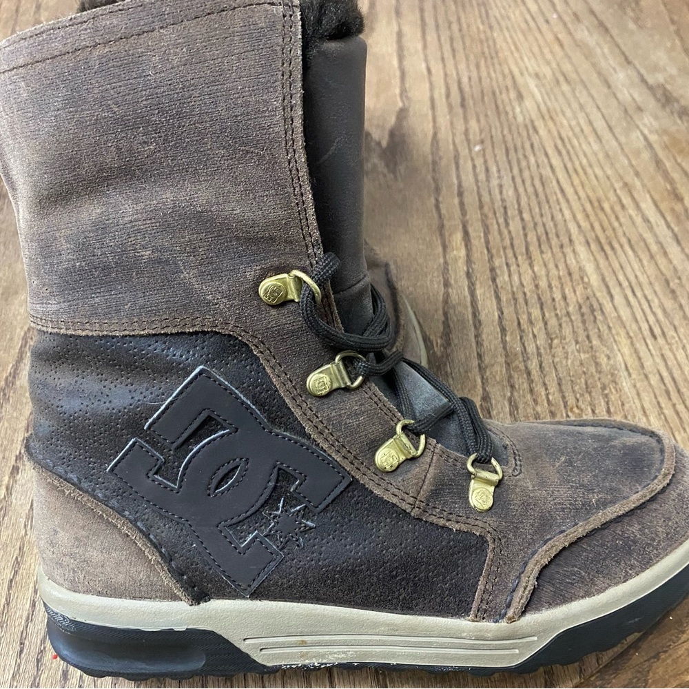 DC Woman’s Dark Brown Snow Boots